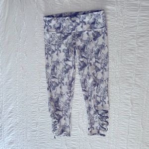 EUC Onzie crop mid-calf leggings 🖤🤍